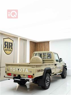 تويوتا لاند كروزر 70 بيك اب